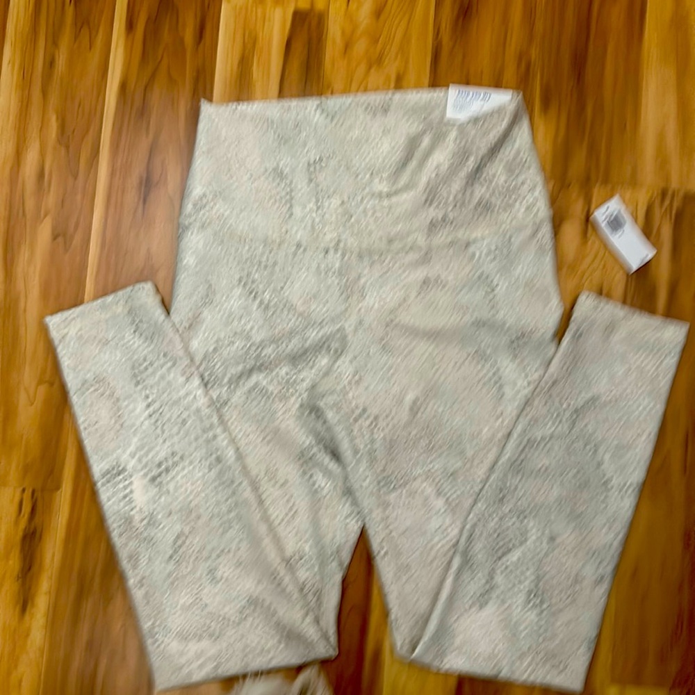 Old navy. High rise7/8 ankle power soft, rattlesnake print. Small. new with tags